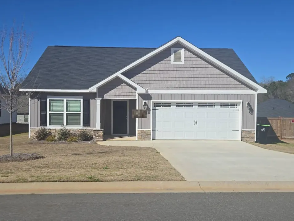 166 Red Tail Cir Byron, GA 31008, Peach County