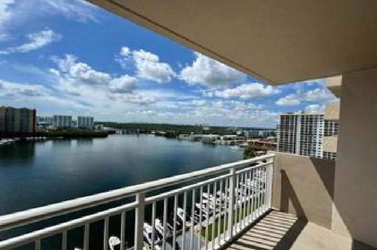 250 174th St Unit 1818 Sunny Isles Beach, FL 33160, Miami-Dade County