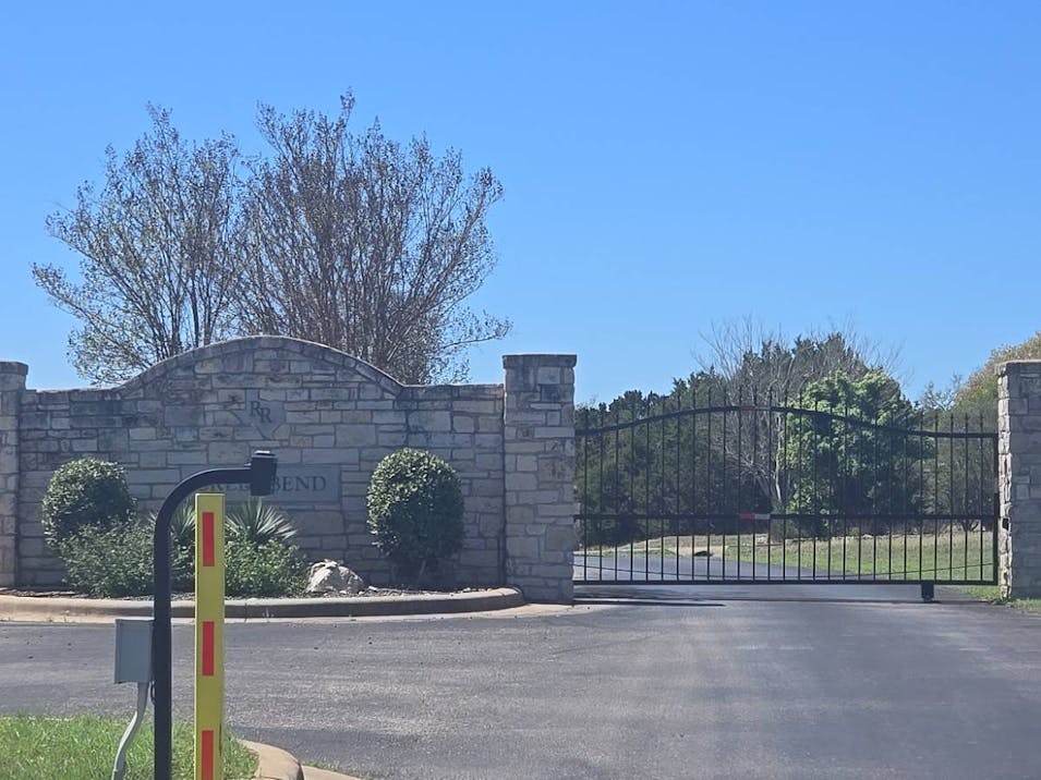 365 Creekside Dr Buda, TX 78610, Hays County