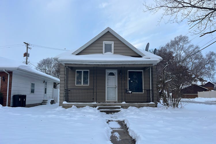 1402 South Park Street Streator, IL 61364, Livingston County