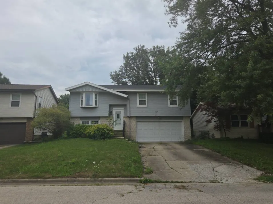 2305 Anchor Dr Bloomington, IL 61704, McLean County