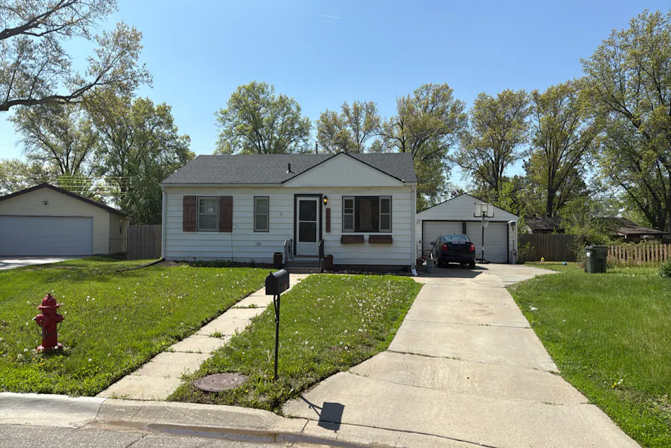 5921 Lee Cir Lincoln, NE 68506, Lancaster County