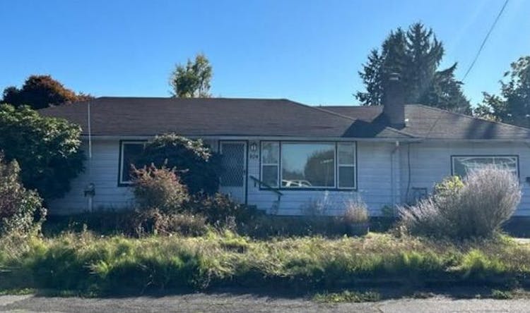 804 7th Ave NW Puyallup, WA 98371, Pierce County