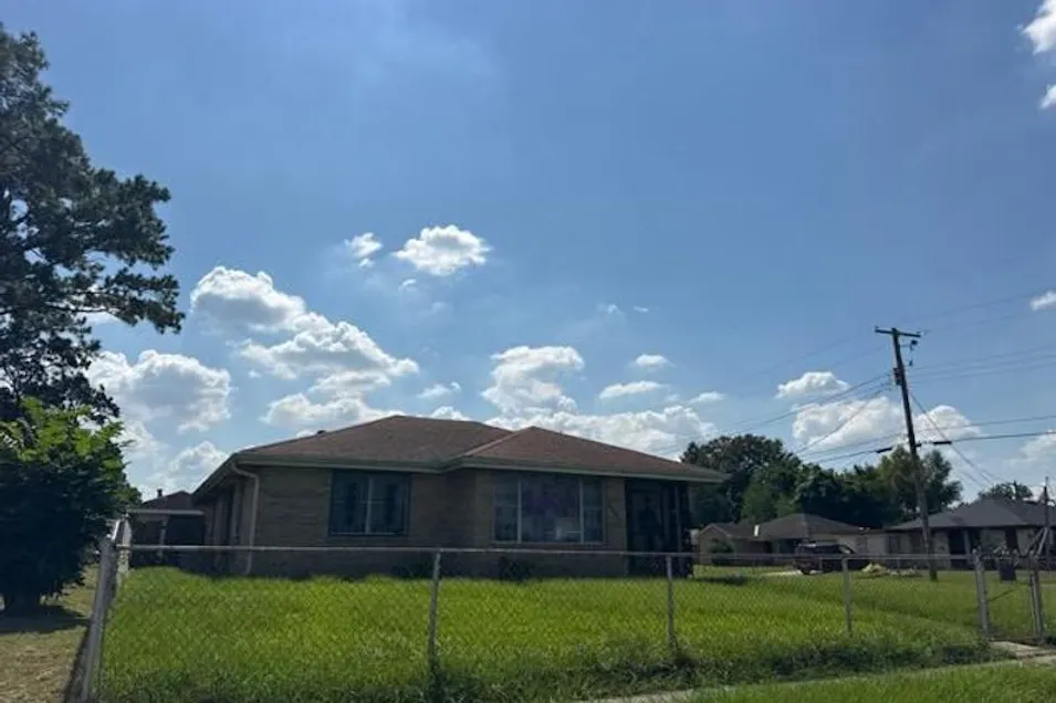 3501 De Armas St New Orleans, LA 70114, Orleans County