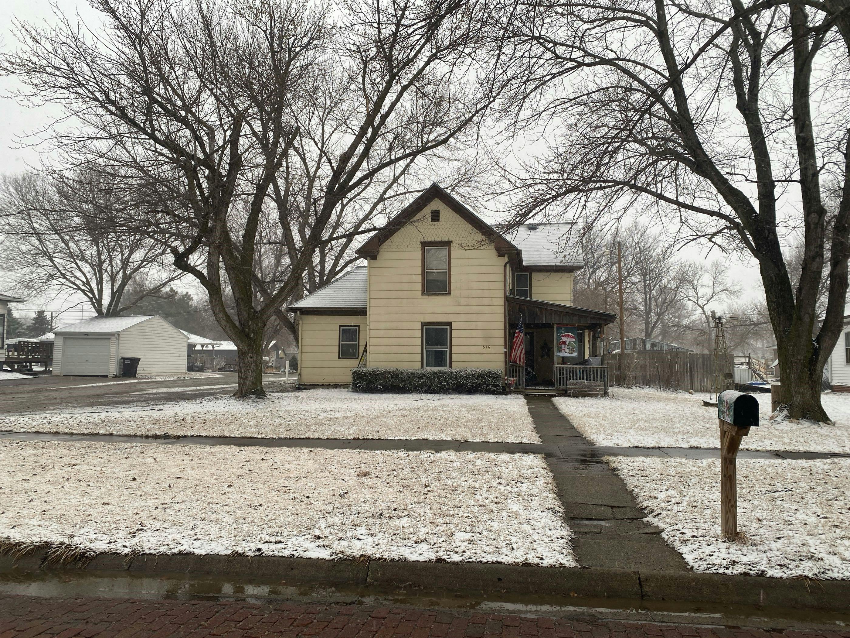 8th St, York, NE 68467