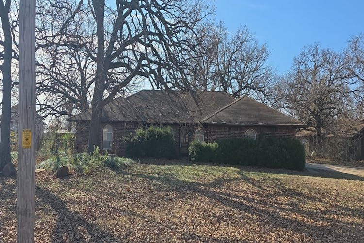 107 Clador Dr. Chandler, OK 74834, Lincoln County