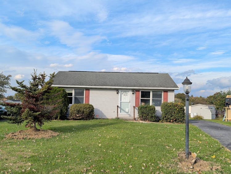 117 Liberty Drive New Oxford, PA 17350, Adams County