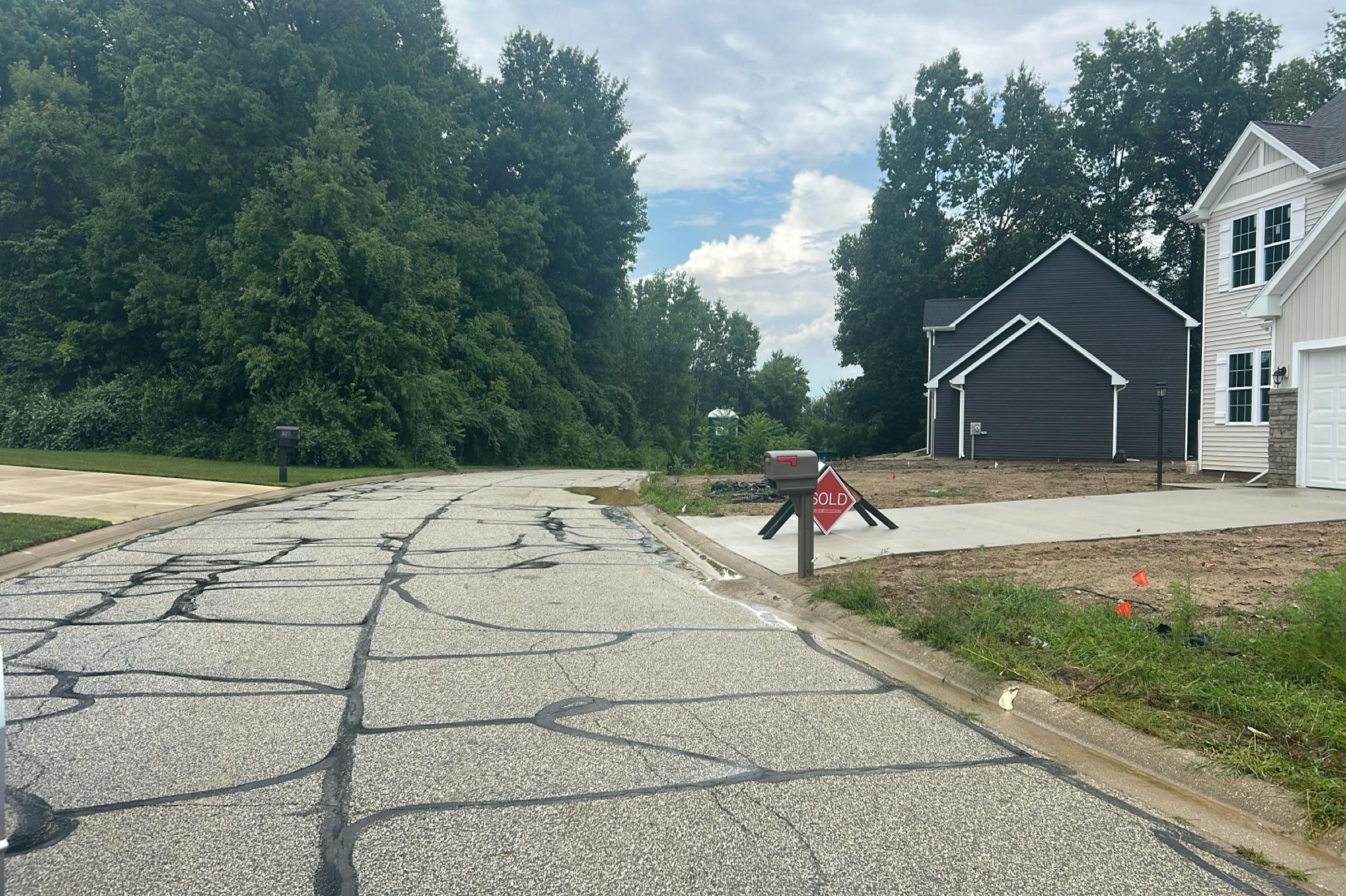 Breezewood Dr, Lakeville, IN 46536