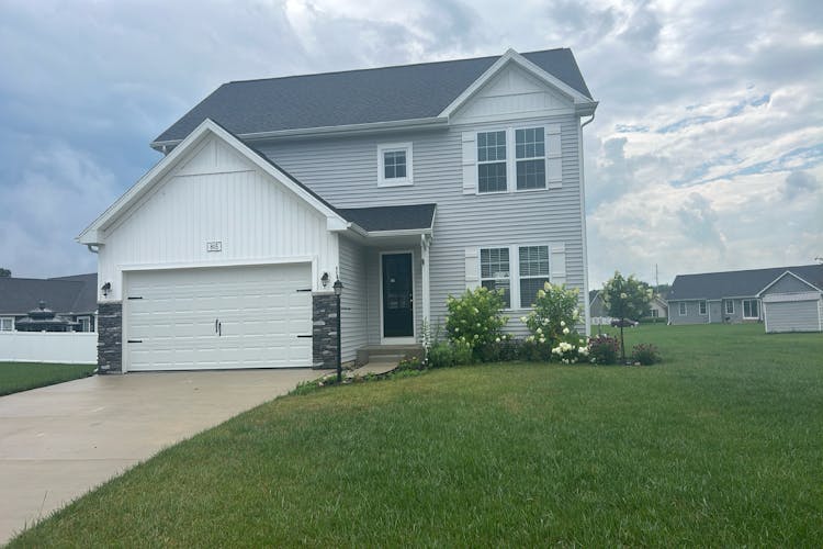 805 N Breezewood Dr Lakeville, IN 46536, St Joseph County