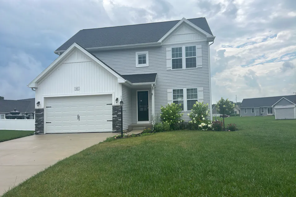 805 N Breezewood Dr Lakeville, IN 46536, St Joseph County