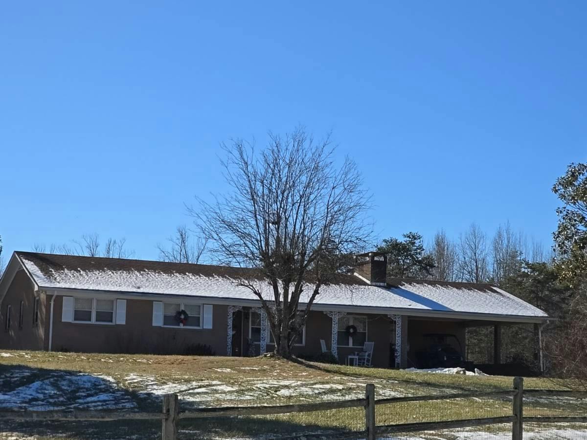 Liveoak Rd, Reidsville, NC 27320