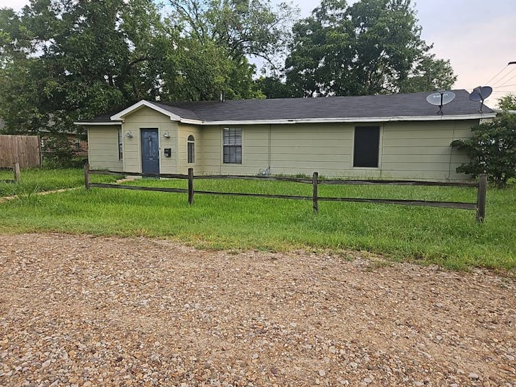 141 E McKinney Avenue Cooper, TX 75432, Delta County