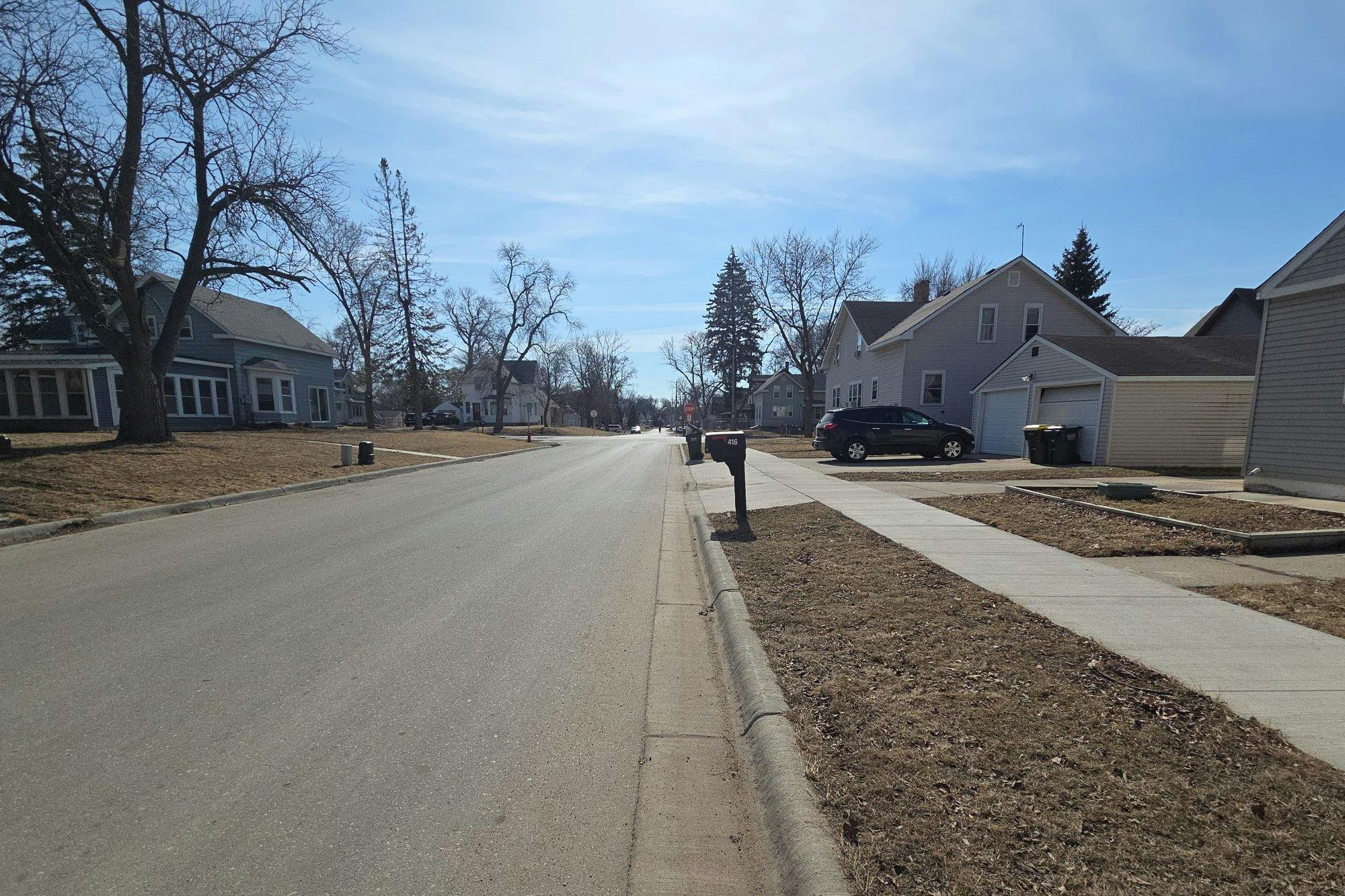 2nd St, Willmar, MN 56201