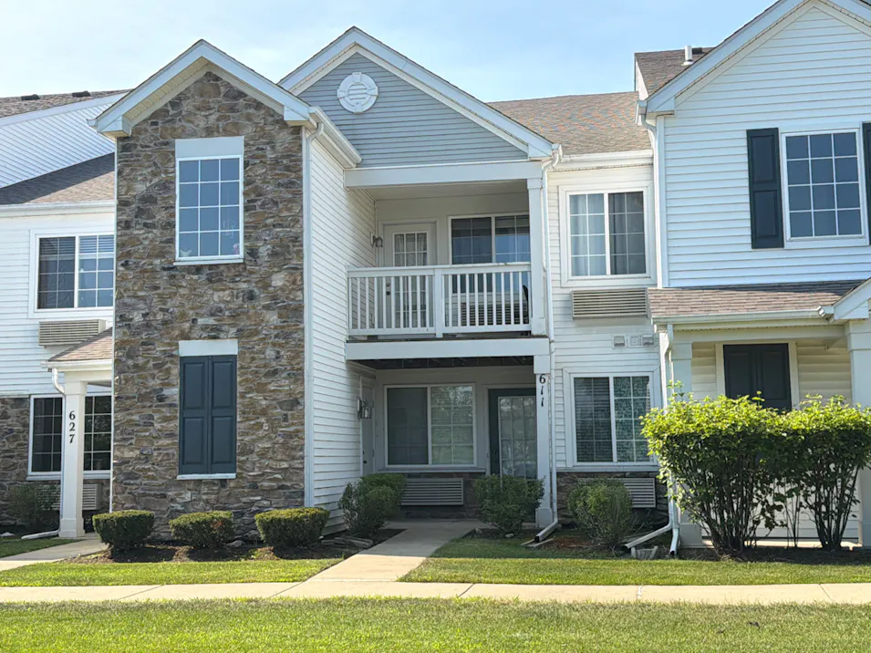 611 Silverstone Dr Unit #611 Carpentersville, IL 60110, Kane County