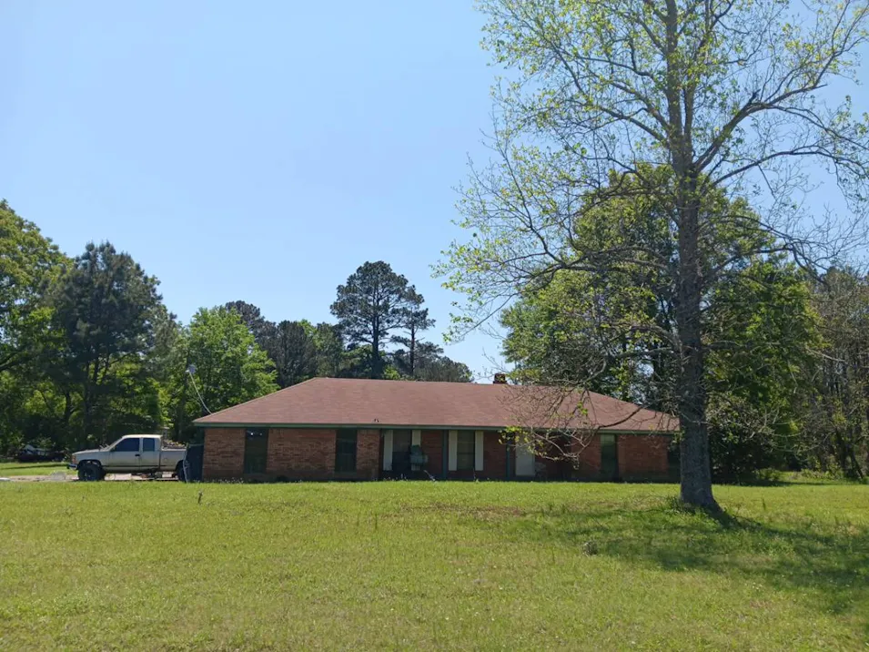 13 Jordan Dr Collins, MS 39428, Covington County
