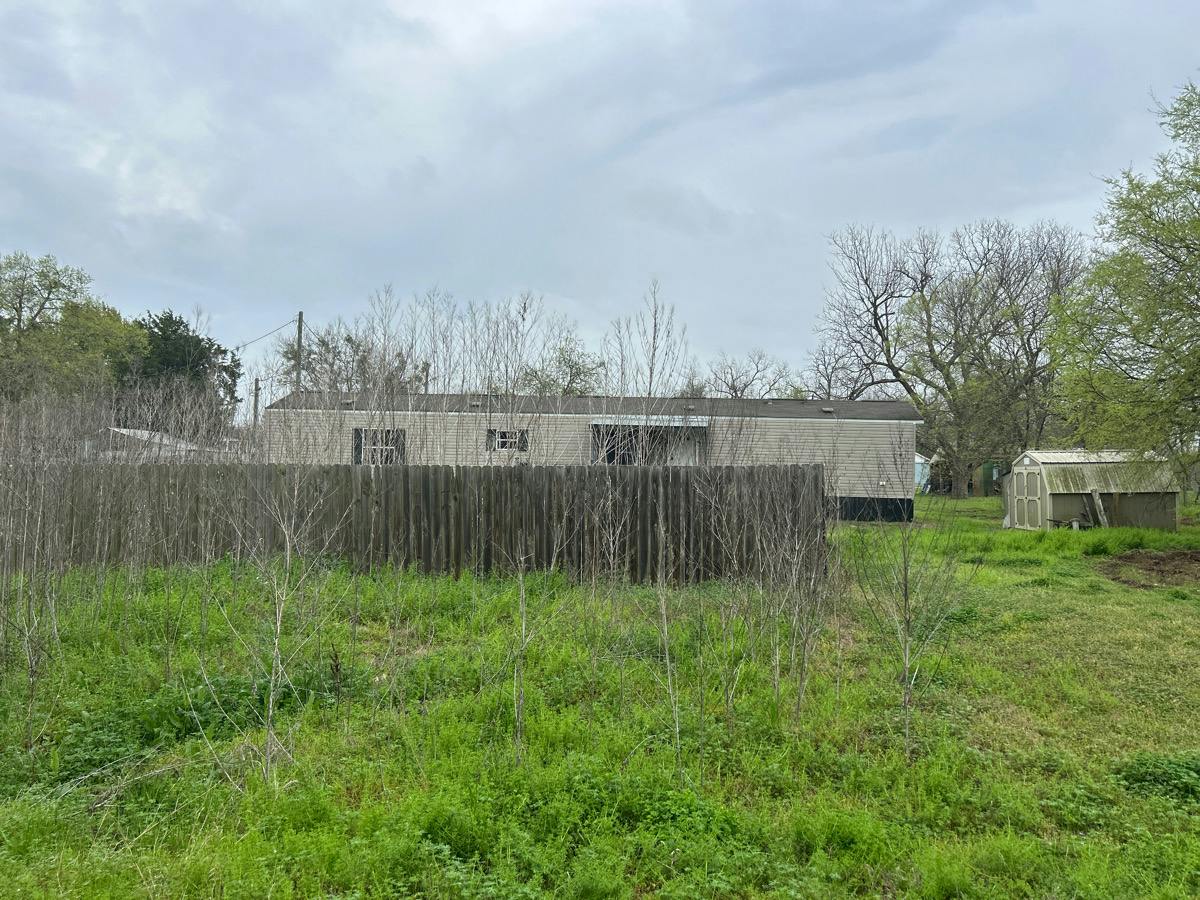 Hamburg St, Bremond, TX 76629