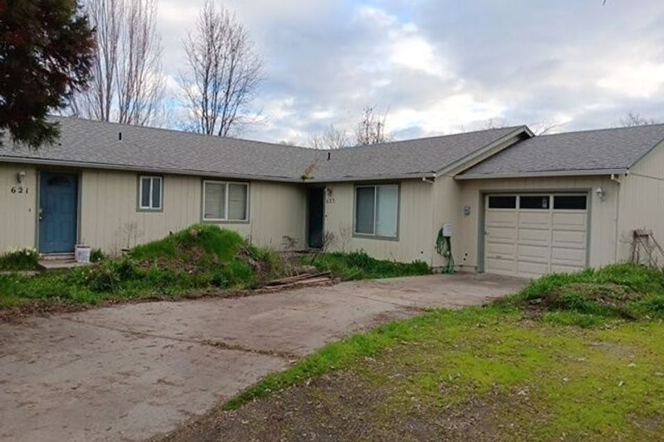 621 and 623 S W Balsam Rd Grants Pass, OR 97526, Josephine County