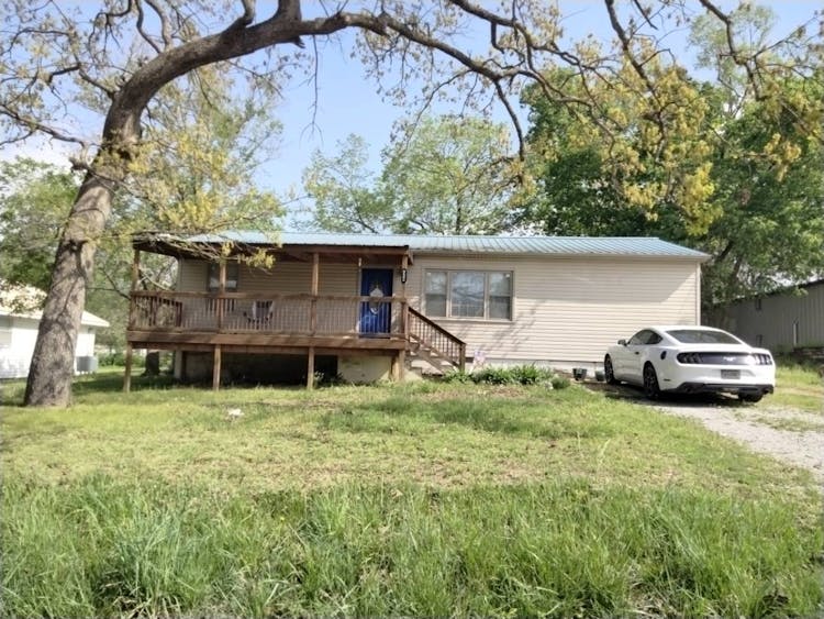 732 E Main St Warsaw, MO 65355, Benton County
