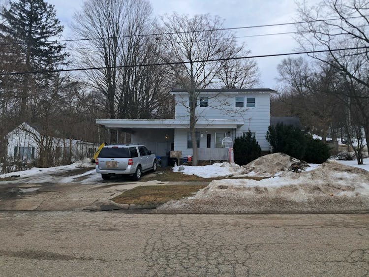 98 S Michigan Ave Shelby, MI 49455, Oceana County