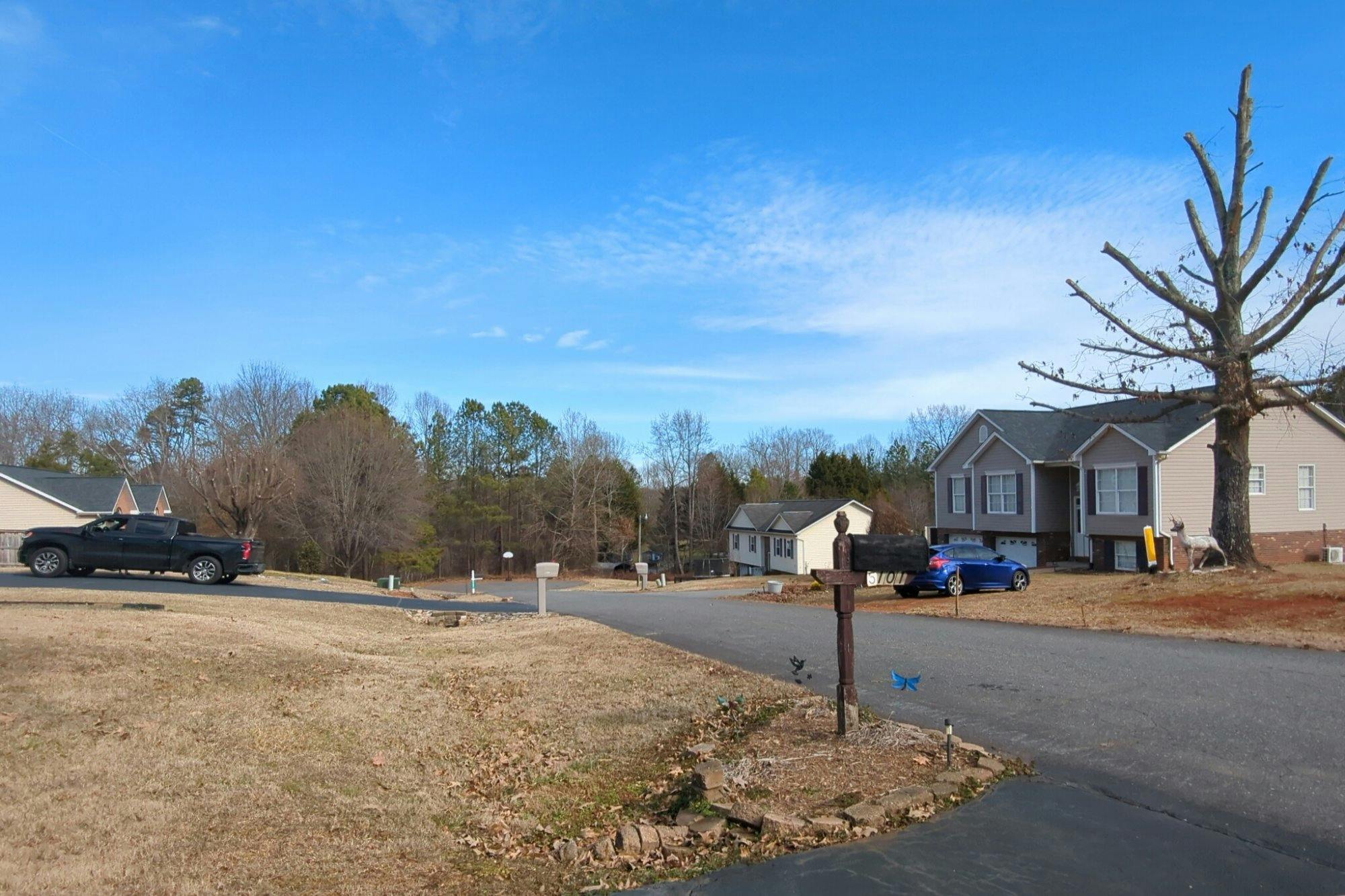 Gold Leaf Trl, Conover, NC 28613