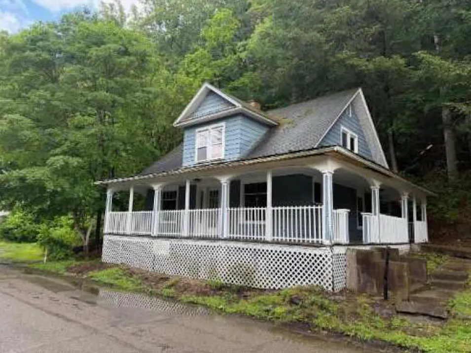 299 Spring Ave Pomeroy, OH 45769, Meigs County