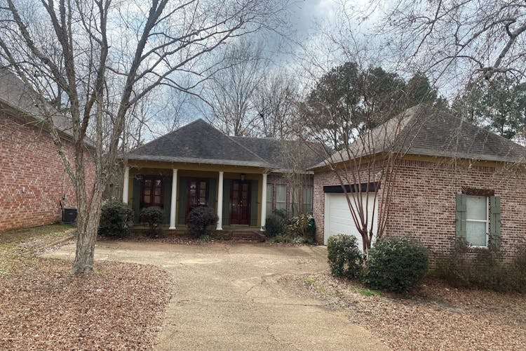 138 Apple Blossom Drive Brandon, MS 39047-7698, Rankin County