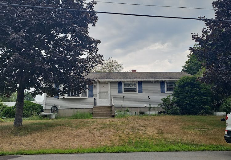 10 Foxboro Street Nashua, NH 03063, Hillsborough County