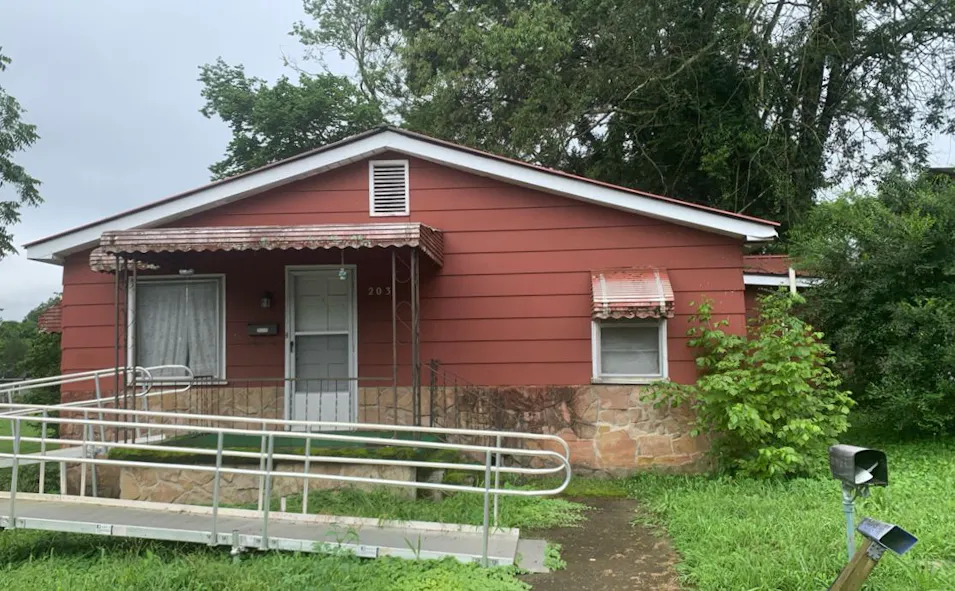 203 Poplar Street Scottsboro, AL 35768, Jackson County