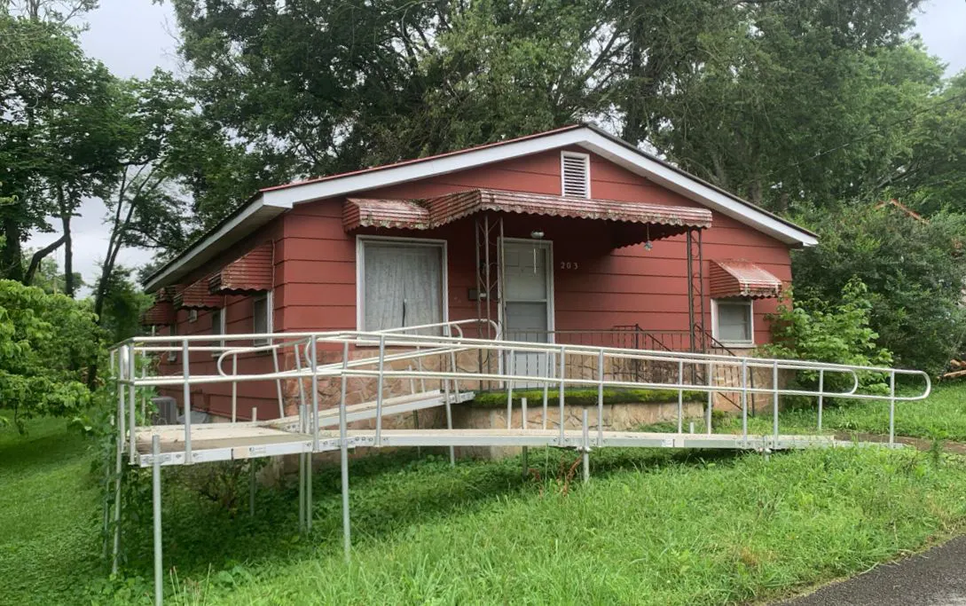 Poplar St, Scottsboro, AL 35768 #1