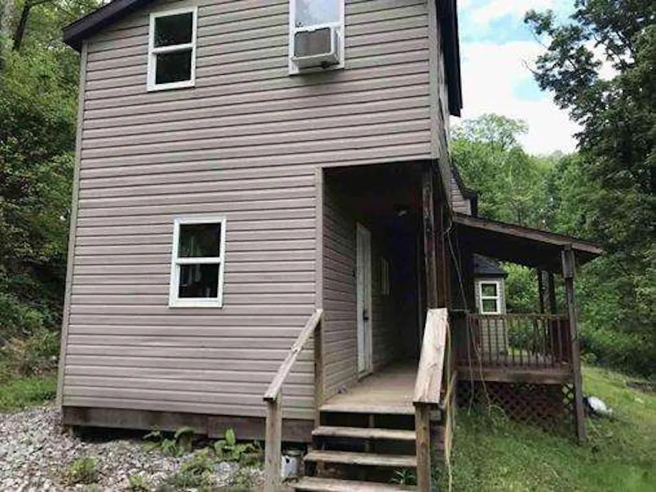 2742 Milltown Rd Reno, OH 45773, Washington County