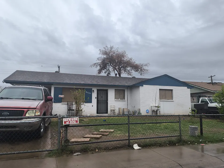 8207w Clarendon Ave Phoenix, AZ 85033, Maricopa County
