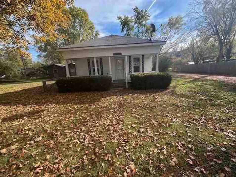601 S Elm St Van Buren, MO 63965, Carter County