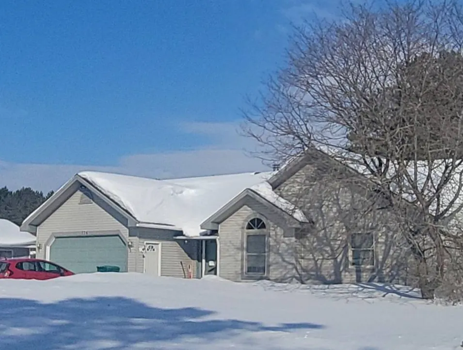 174 Brentwood Dr Gaylord, MI 49735-9128, Otsego County