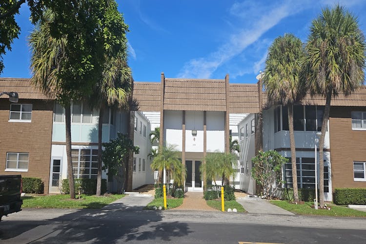 2291 NW 48th Ter 214 Lauderhill, FL 33313, Broward County