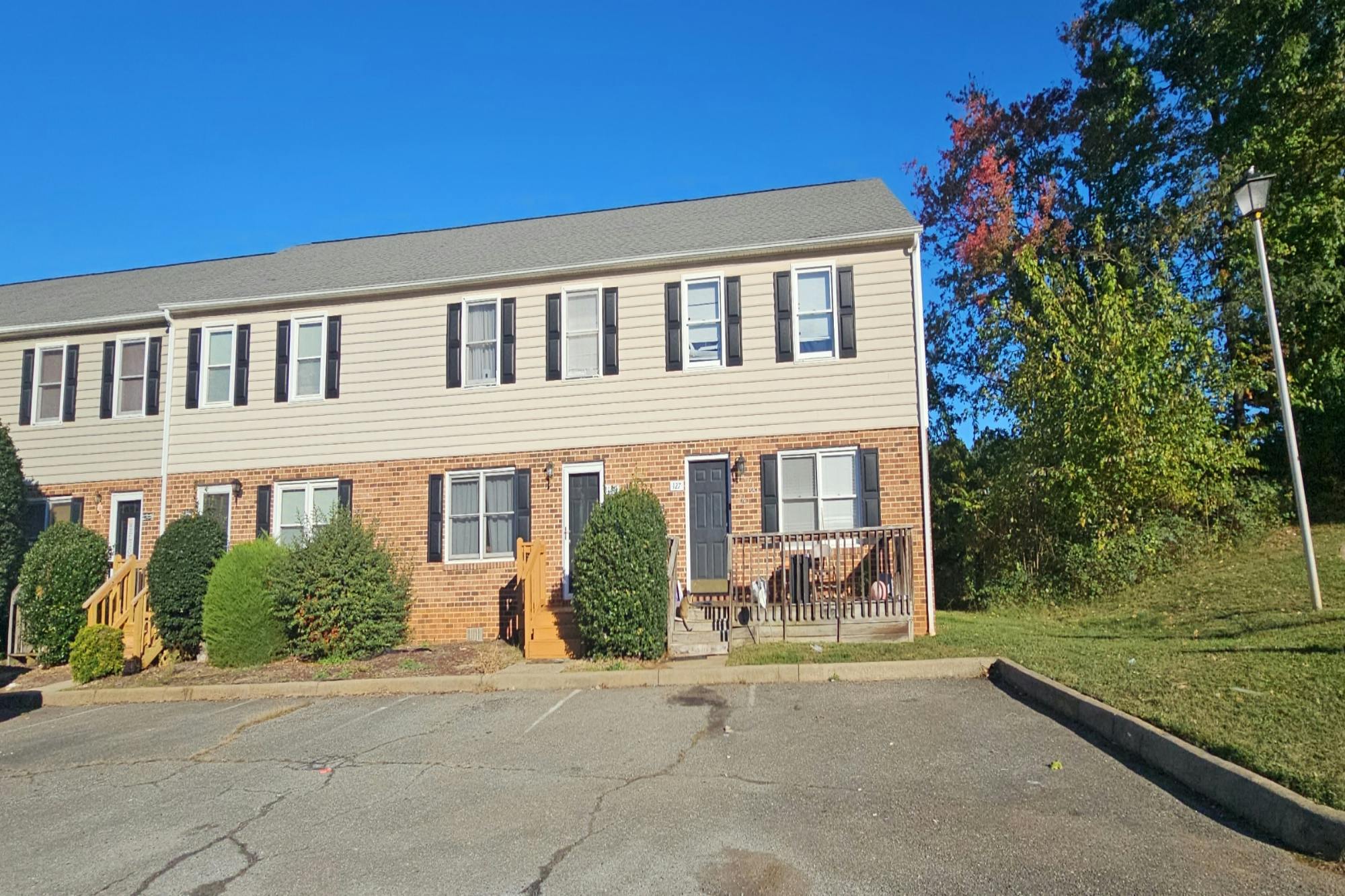 Leesville Rd, Lynchburg, VA 24502