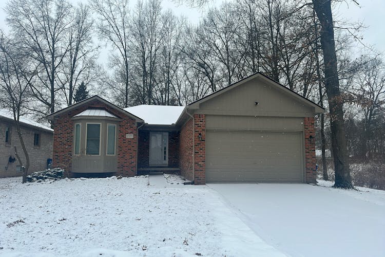 27277 Warner Ave Warren, MI 48092, Macomb County