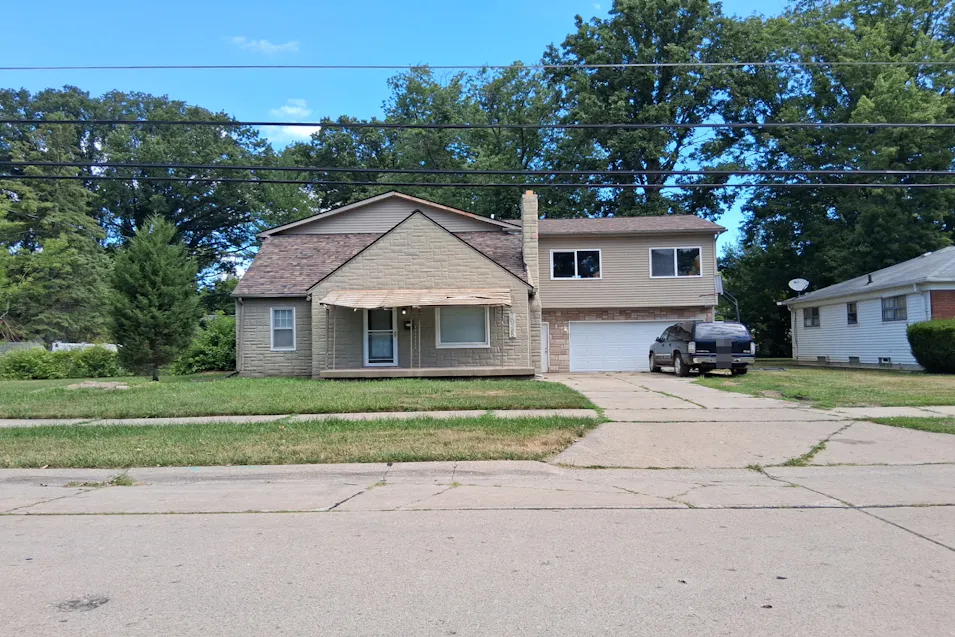 20285 Huntington Ave Harper Woods, MI 48225, Wayne County