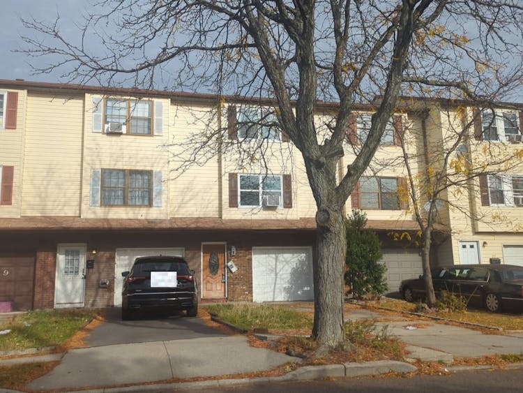 25 Essex St Carteret, NJ 07008, Middlesex County