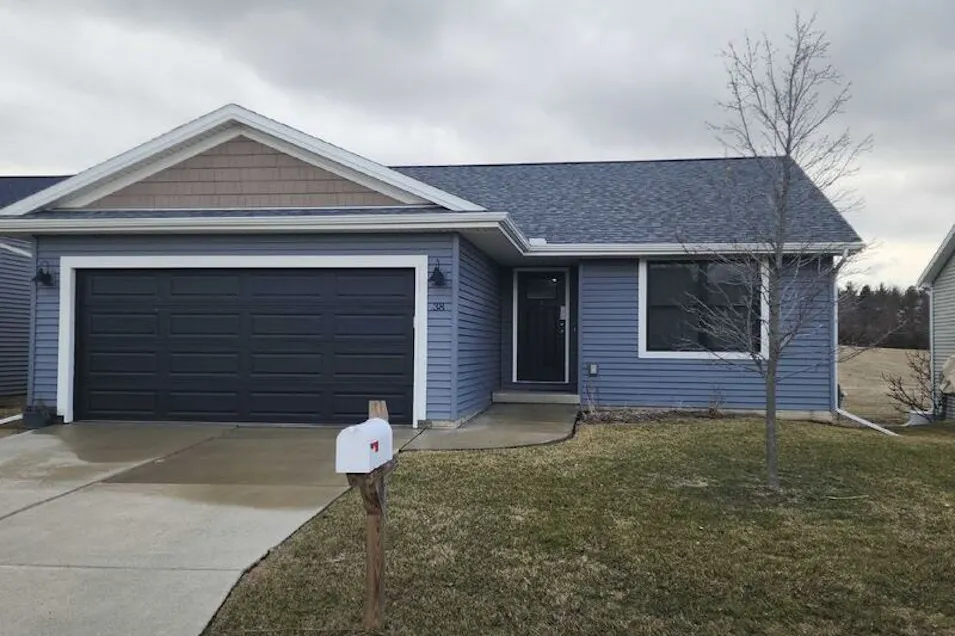 38 Winding Way Bloomington, IL 61705, McLean County