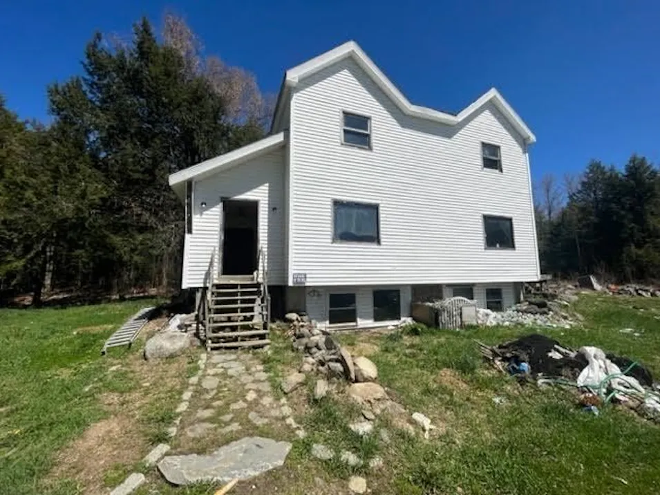 98 White Schoolhouse Rd Corinth, ME 04427, Penobscot County