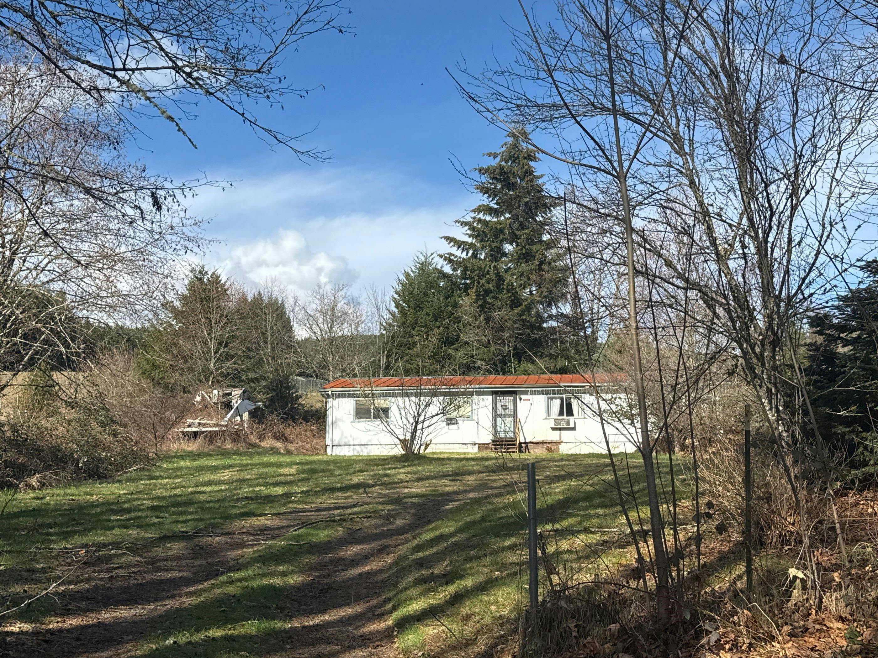 Inverness Ln, Clifton Park, NY 12065