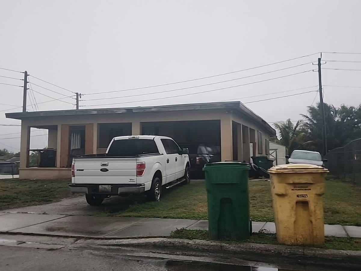 6th Ave, South Bay, FL 33493