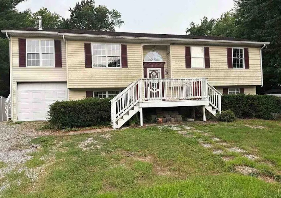 912 Glenn Ave Carterville, IL 62918, Jackson County