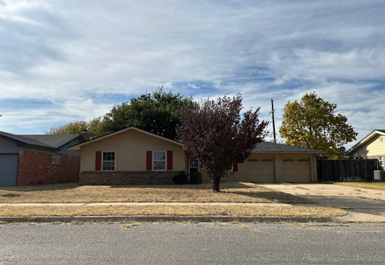 2725 Comanche Trl Pampa, TX 79065, Gray County