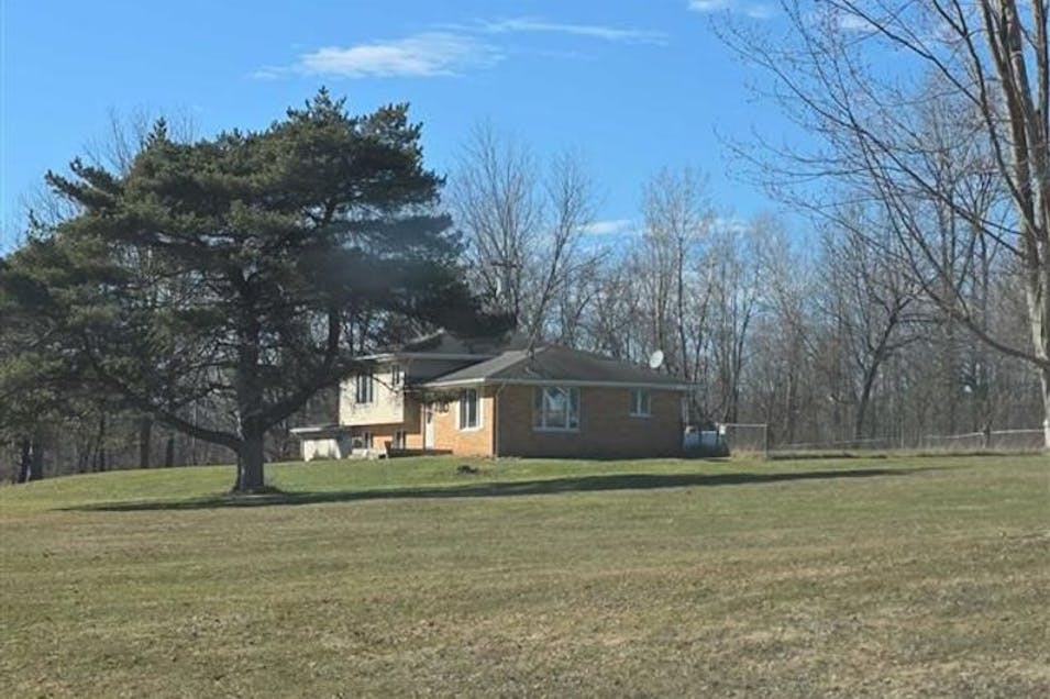 5416 Sandy Ln Columbiaville, MI 48421, Lapeer County