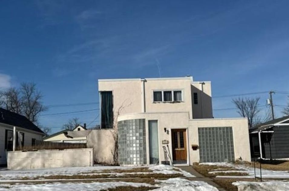 720 6th Ave SE Jamestown, ND 58401, Stutsman County