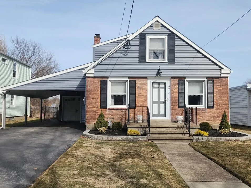 6012 Stephenson Avenue Niagara Falls, NY 14304, Niagara County