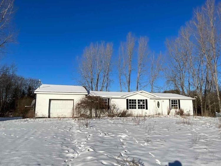 9882 W Drew Rd Weidman, MI 48893, Isabella County