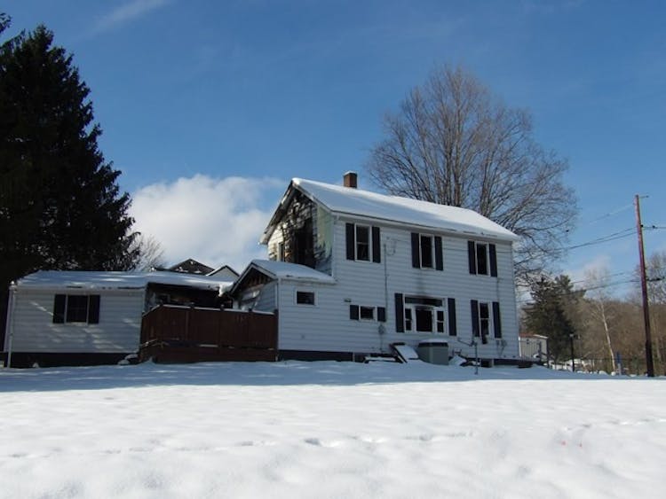 16 Rooney St Greenville, PA 16125, Crawford County