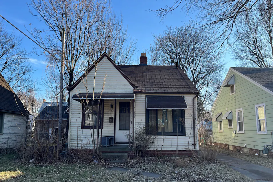 1653 Dartmoor Toledo, OH 43612, Lucas County